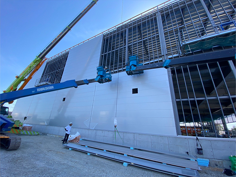 大規模施設の対応可！工場や倉庫・各種施設の屋根・外壁の施工はお任せください！